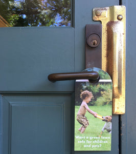 Pesticide Free Lawn Doorknob Hangers (25 Count)